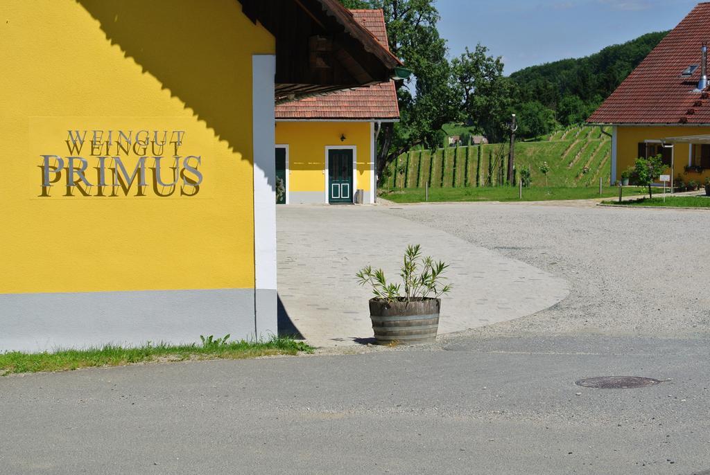 Weingut Primus Suedsteiermark Spielfeld Exterior photo