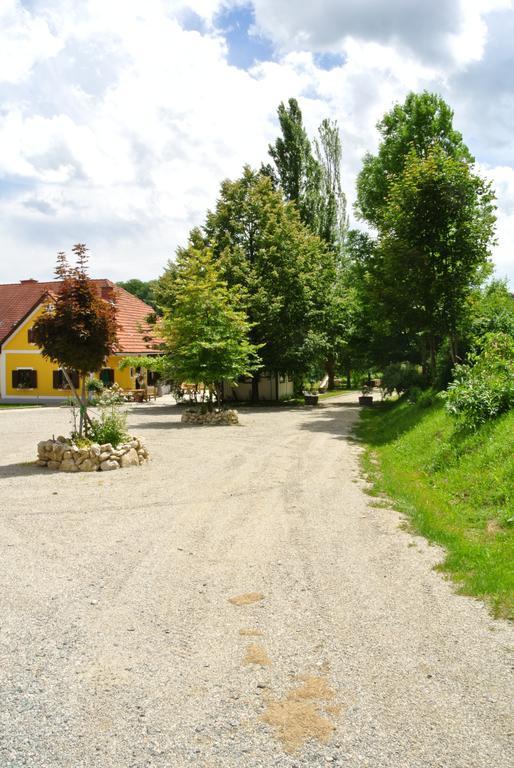 Weingut Primus Suedsteiermark Spielfeld Exterior photo