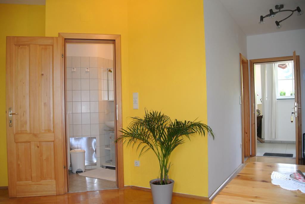 Weingut Primus Suedsteiermark Spielfeld Room photo