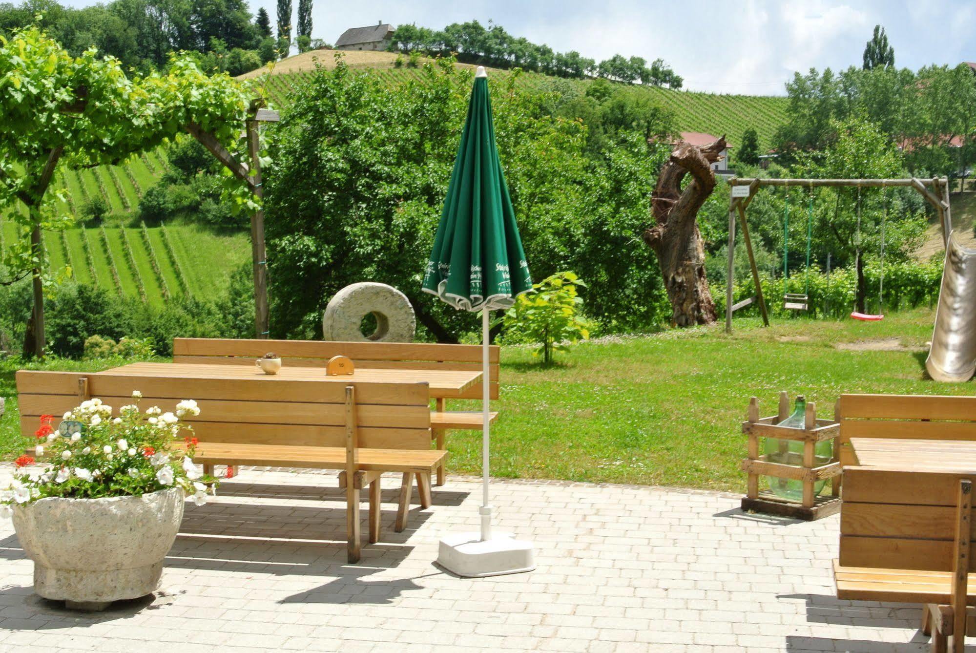 Weingut Primus Suedsteiermark Spielfeld Exterior photo